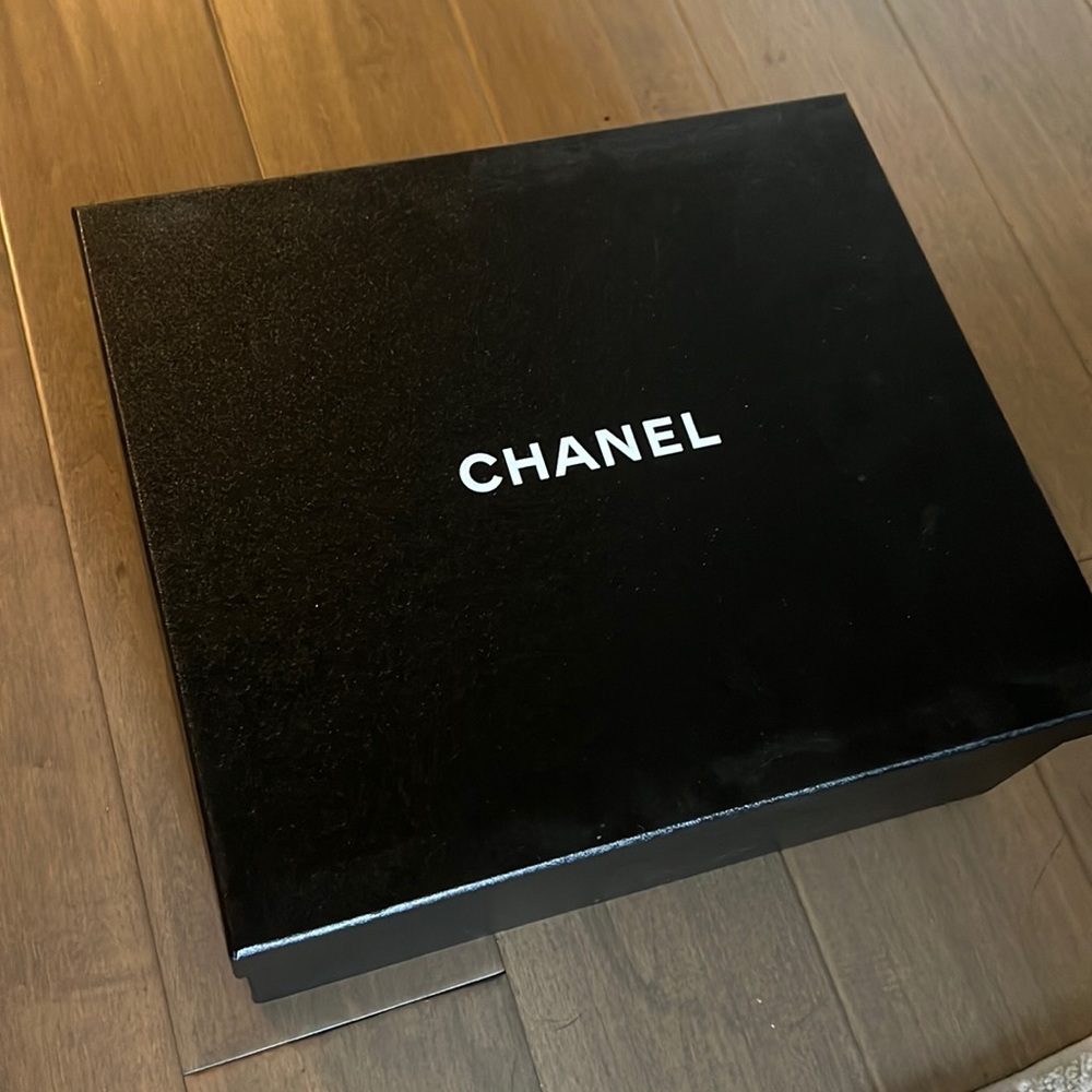 Large  - Chanel empty gift box